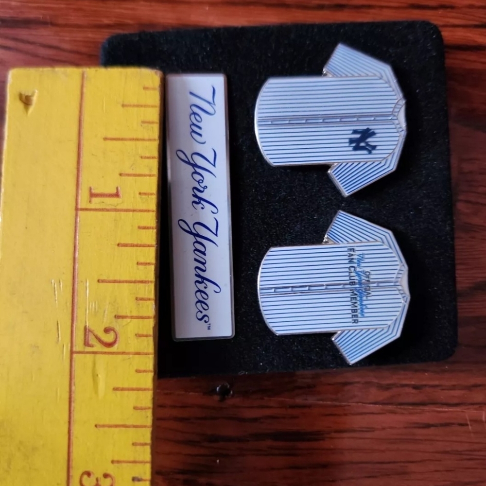New York Yankees Pins - Picture 3 of 4
